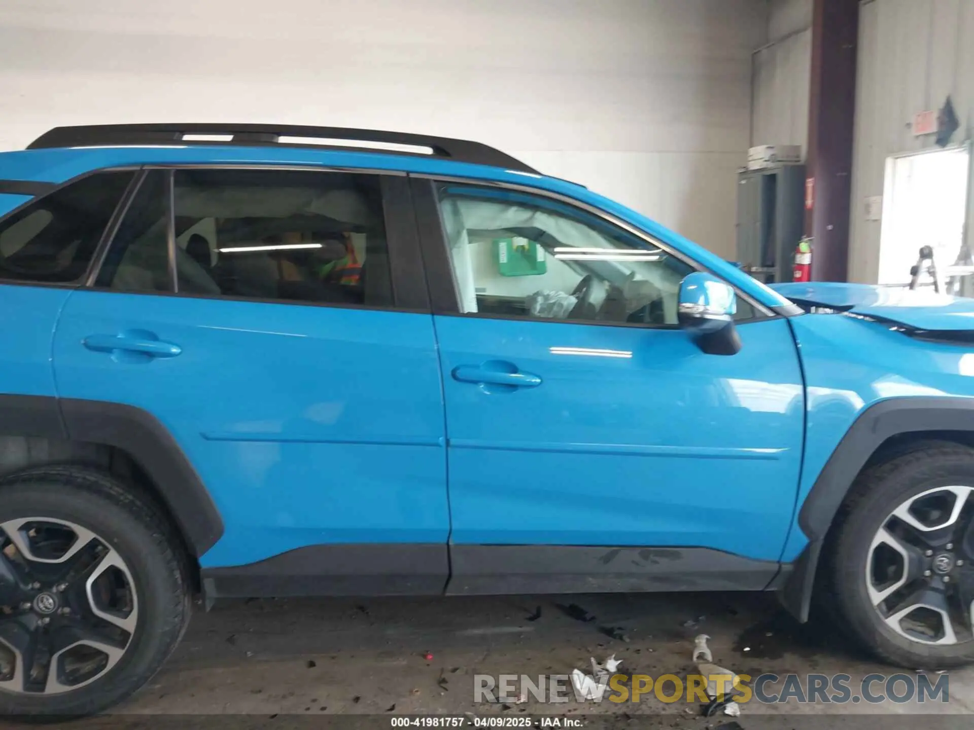 14 fotografías del automóvil dañado 2T3J1RFV5KW018601 TOYOTA RAV4 2019