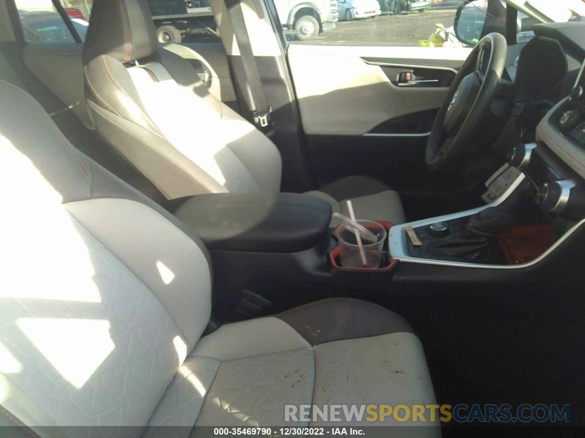 5 fotografías del automóvil dañado 2T3J1RFV7KW012265 TOYOTA RAV4 2019