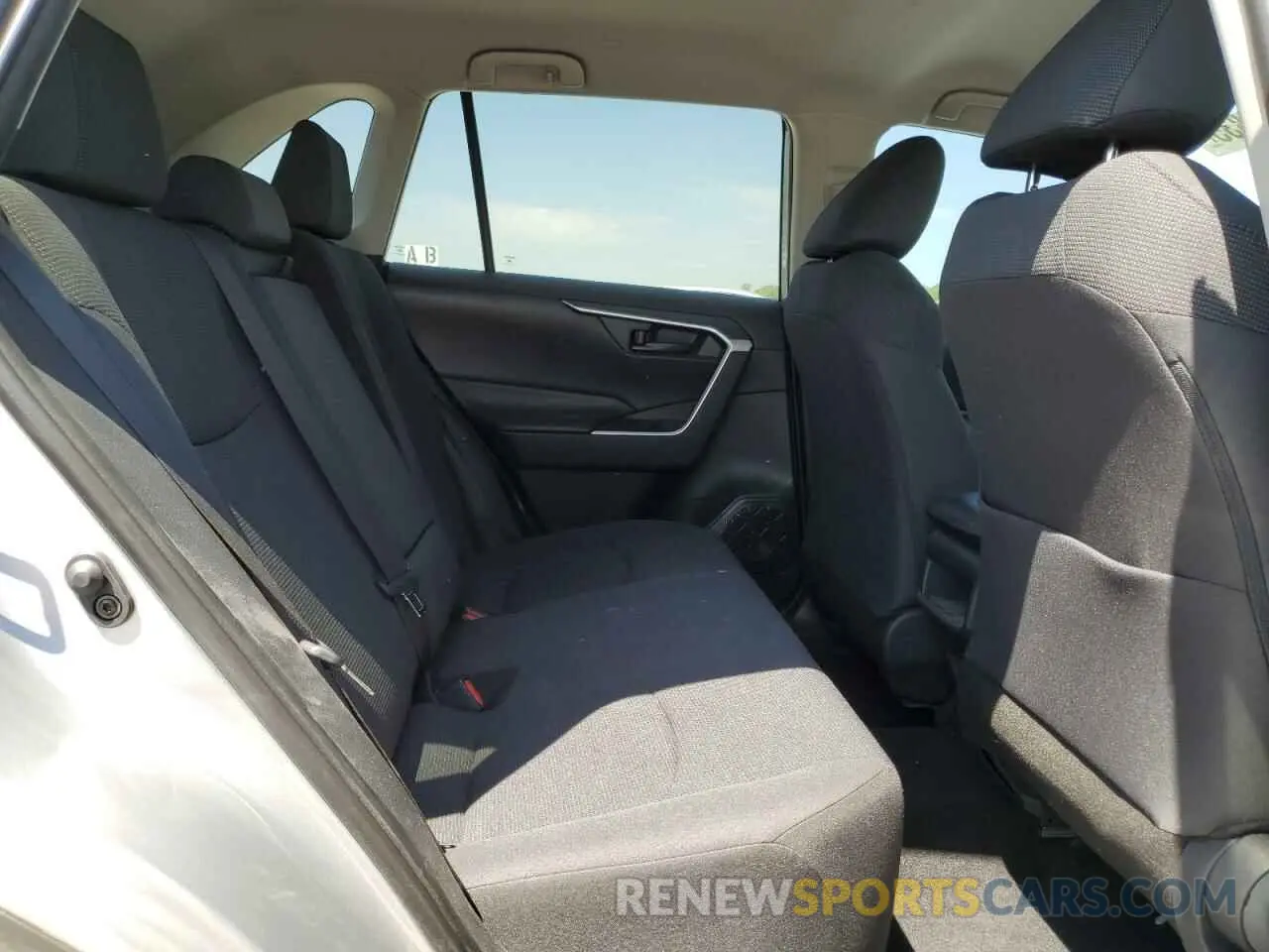 11 fotografías del automóvil dañado 2T3K1RFV6KW024640 TOYOTA RAV4 2019