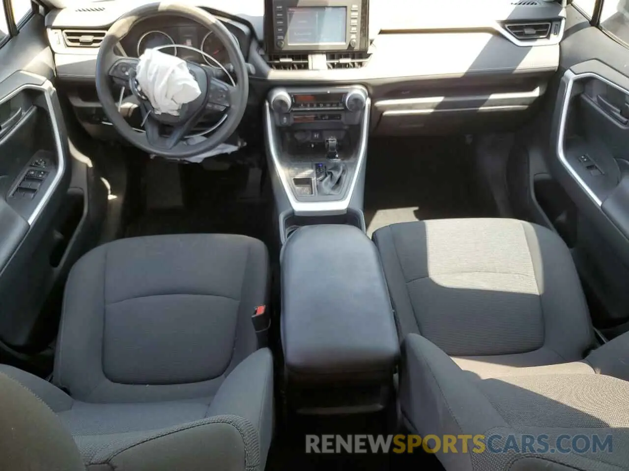 8 fotografías del automóvil dañado 2T3K1RFV6KW024640 TOYOTA RAV4 2019