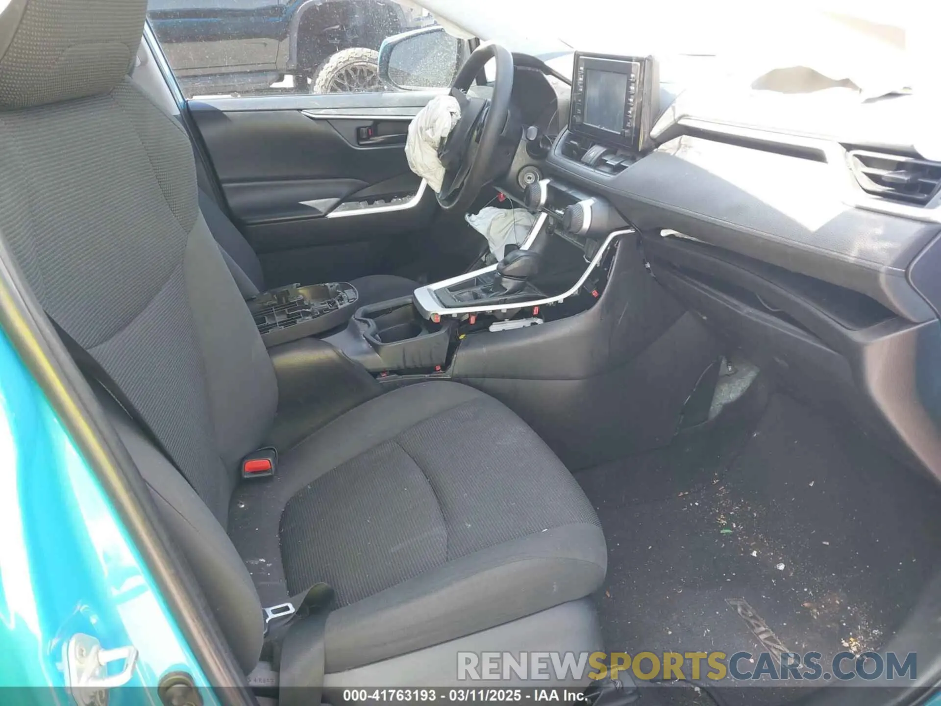 5 fotografías del automóvil dañado 2T3K1RFV6KW026338 TOYOTA RAV4 2019