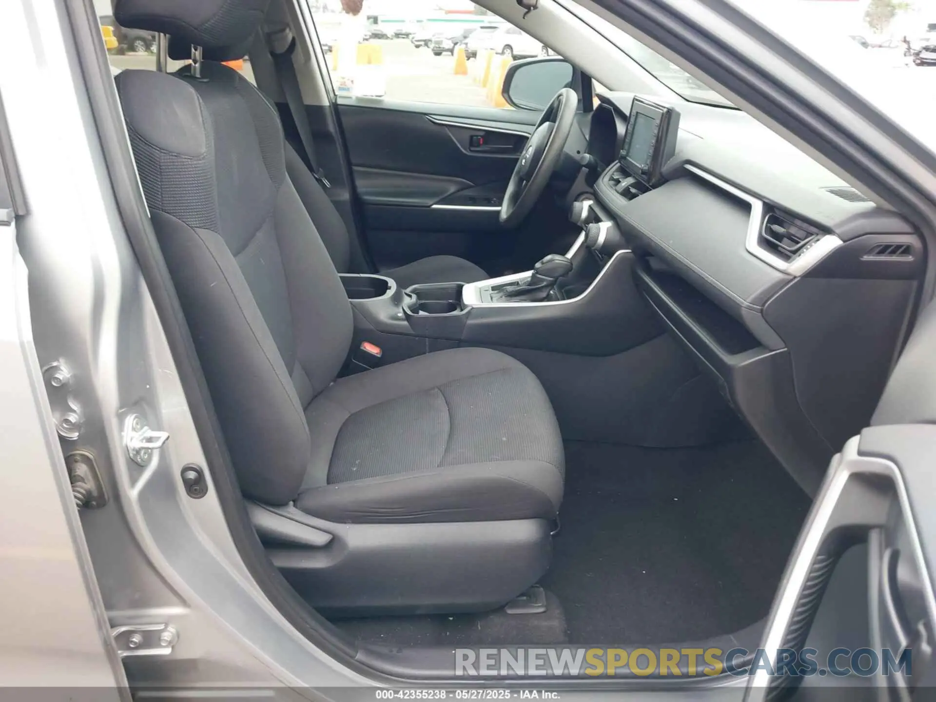 5 fotografías del automóvil dañado 2T3K1RFV7KC009923 TOYOTA RAV4 2019