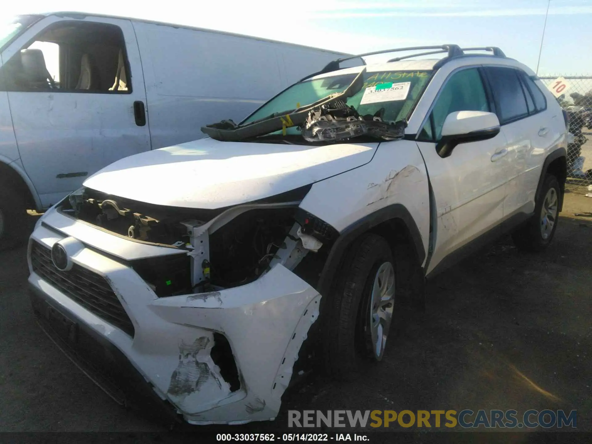 2 fotografías del automóvil dañado 2T3K1RFV9KC013150 TOYOTA RAV4 2019