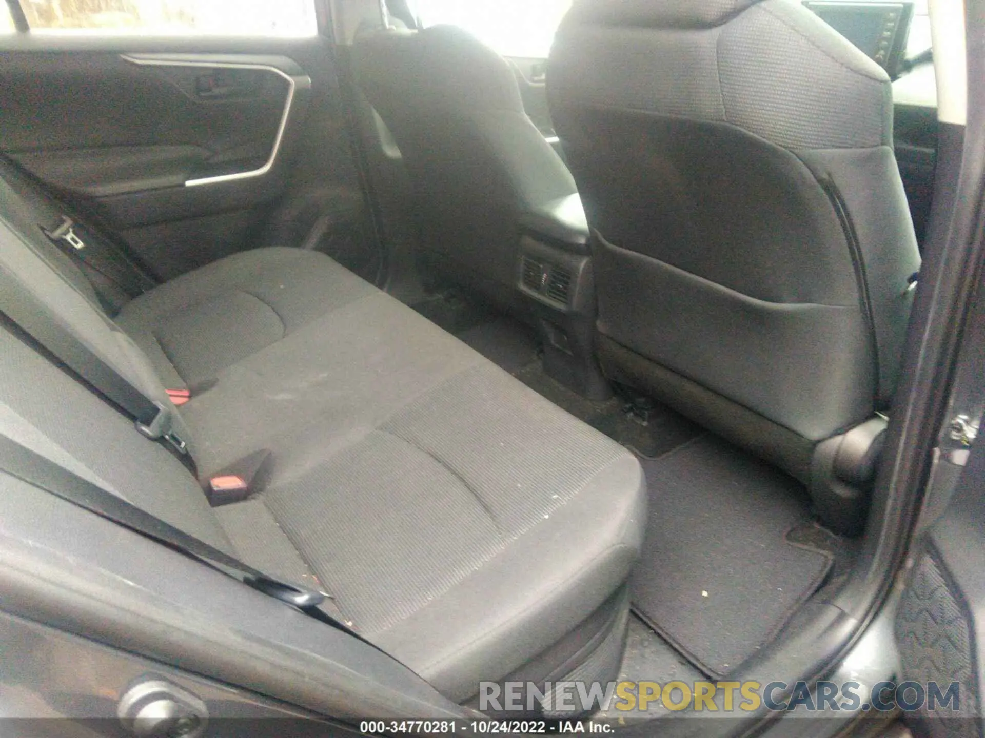 8 fotografías del automóvil dañado 2T3LWRFV1KW011266 TOYOTA RAV4 2019