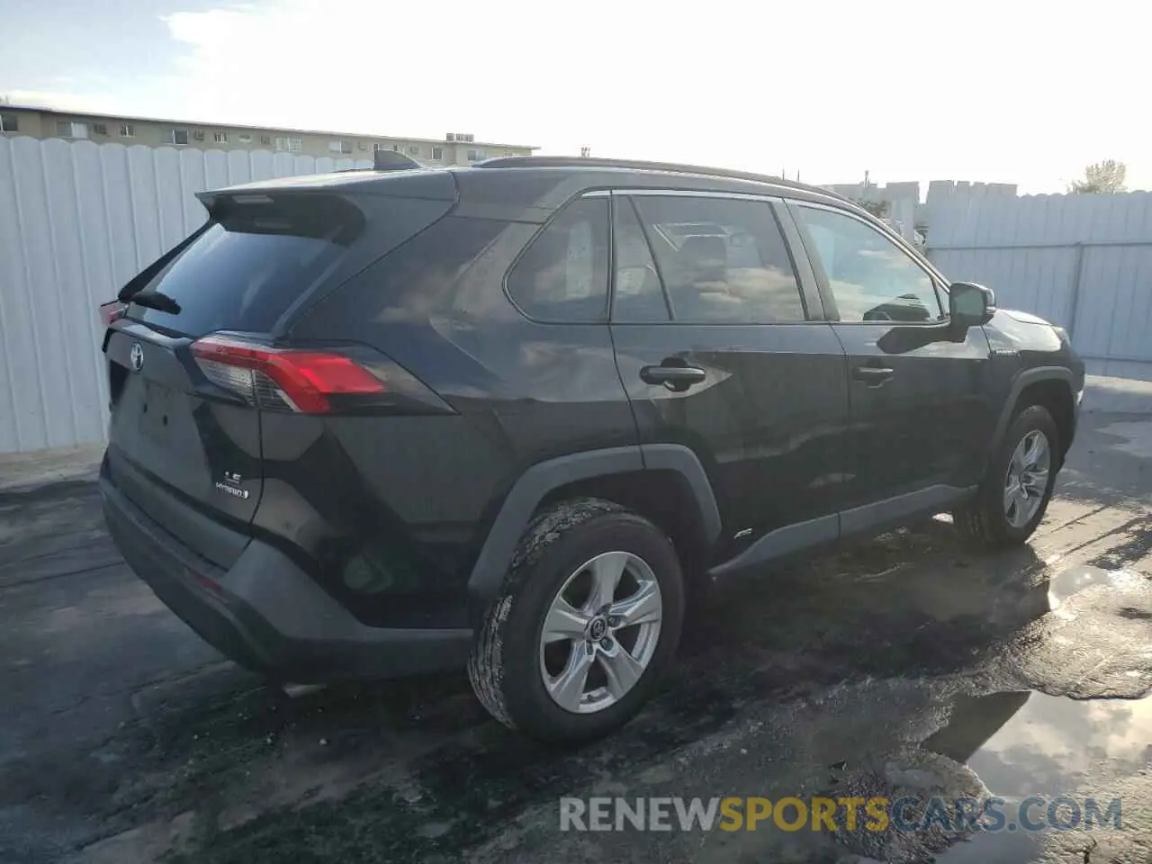 3 fotografías del automóvil dañado 2T3MWRFV5KW012179 TOYOTA RAV4 2019