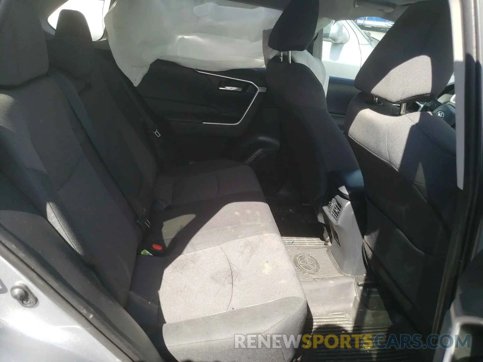 6 fotografías del automóvil dañado 2T3P1RFV0KC034040 TOYOTA RAV4 2019