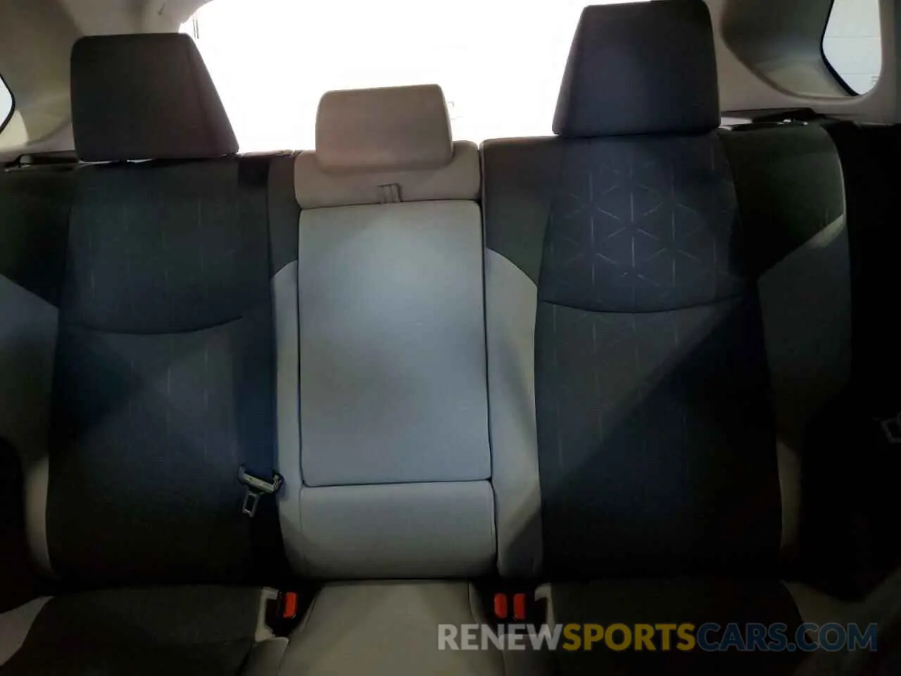 10 fotografías del automóvil dañado 2T3P1RFV0KW073337 TOYOTA RAV4 2019