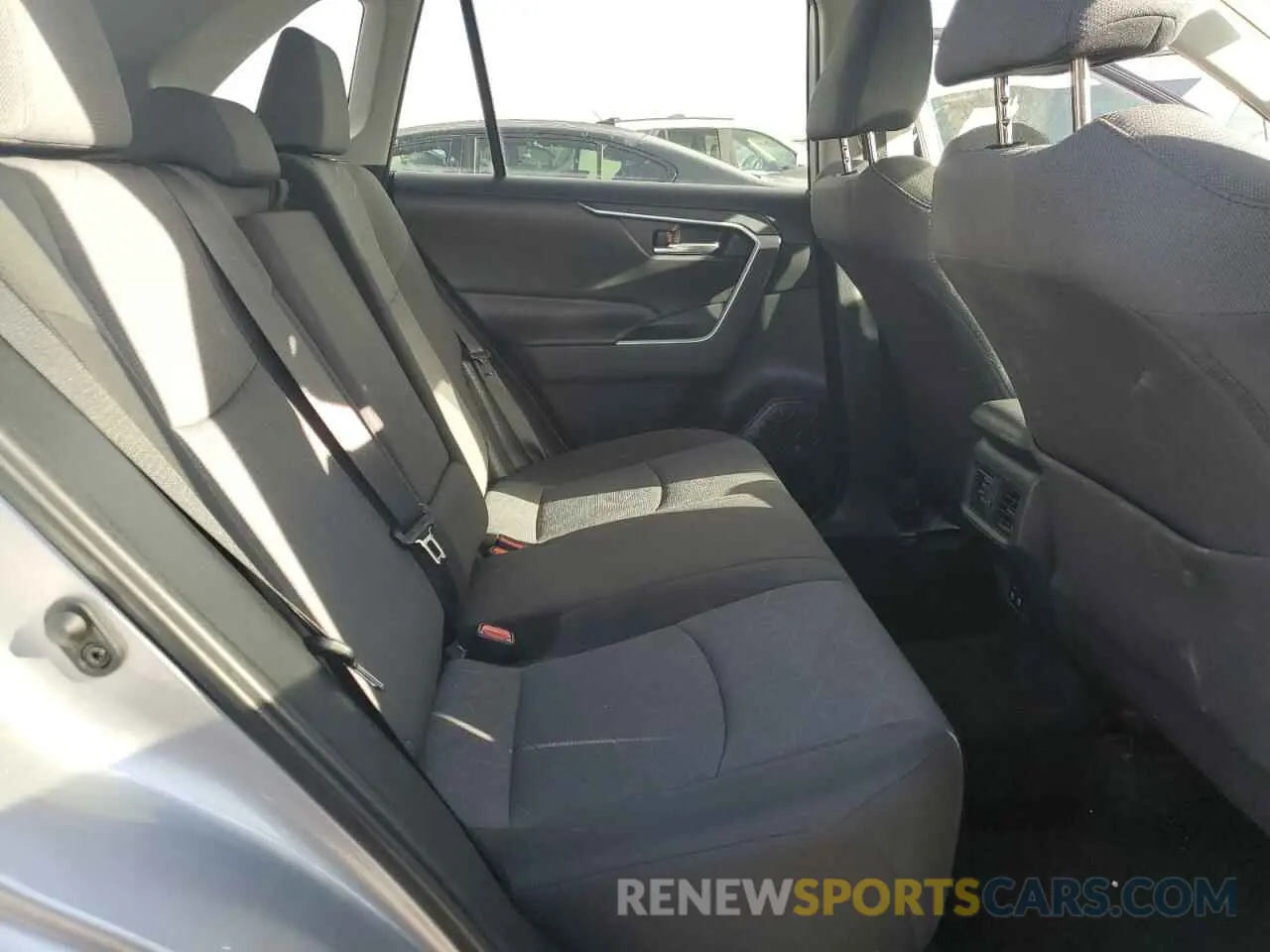 10 fotografías del automóvil dañado 2T3P1RFV1KW027130 TOYOTA RAV4 2019
