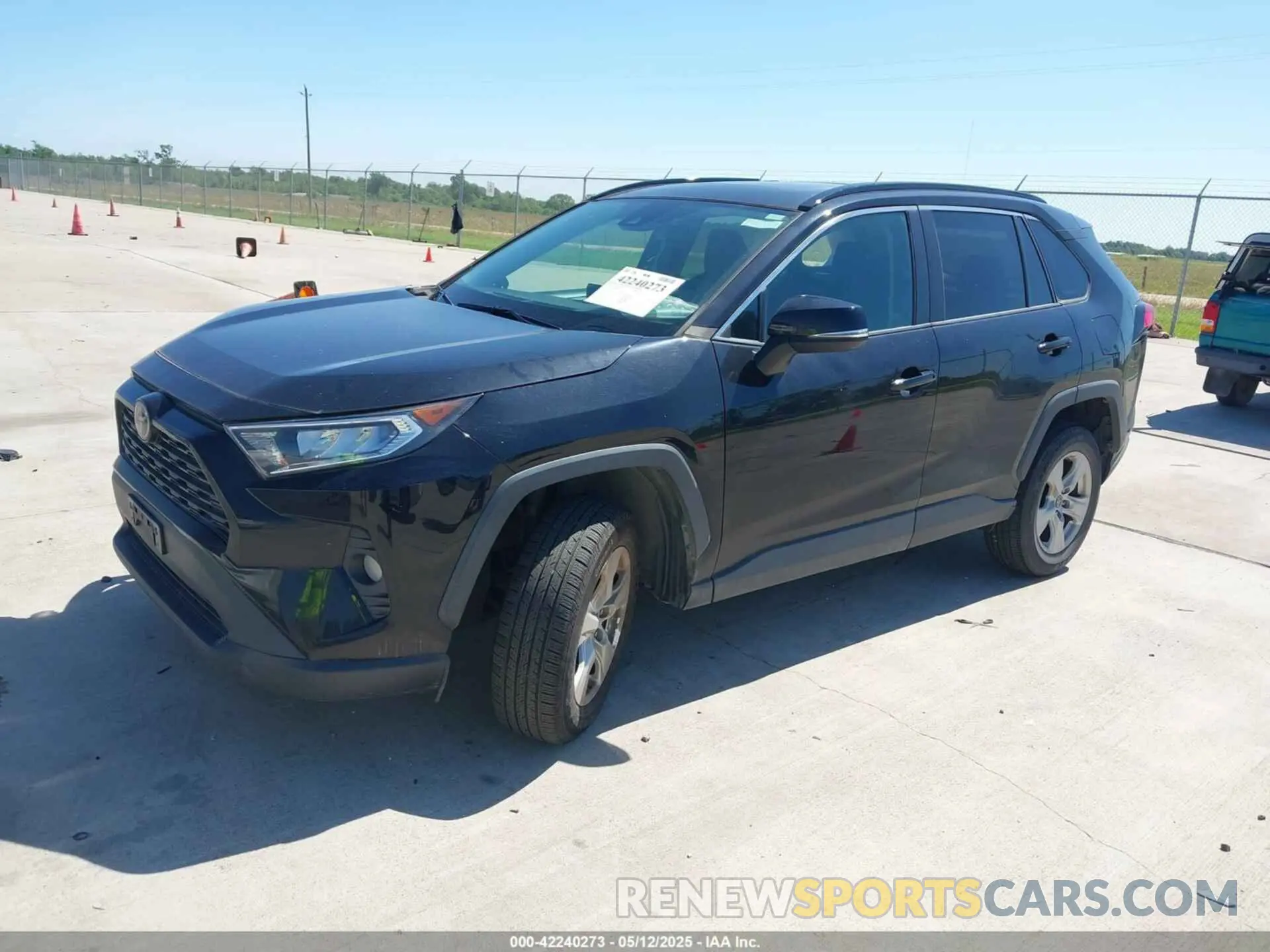 2 fotografías del automóvil dañado 2T3P1RFV1KW061777 TOYOTA RAV4 2019