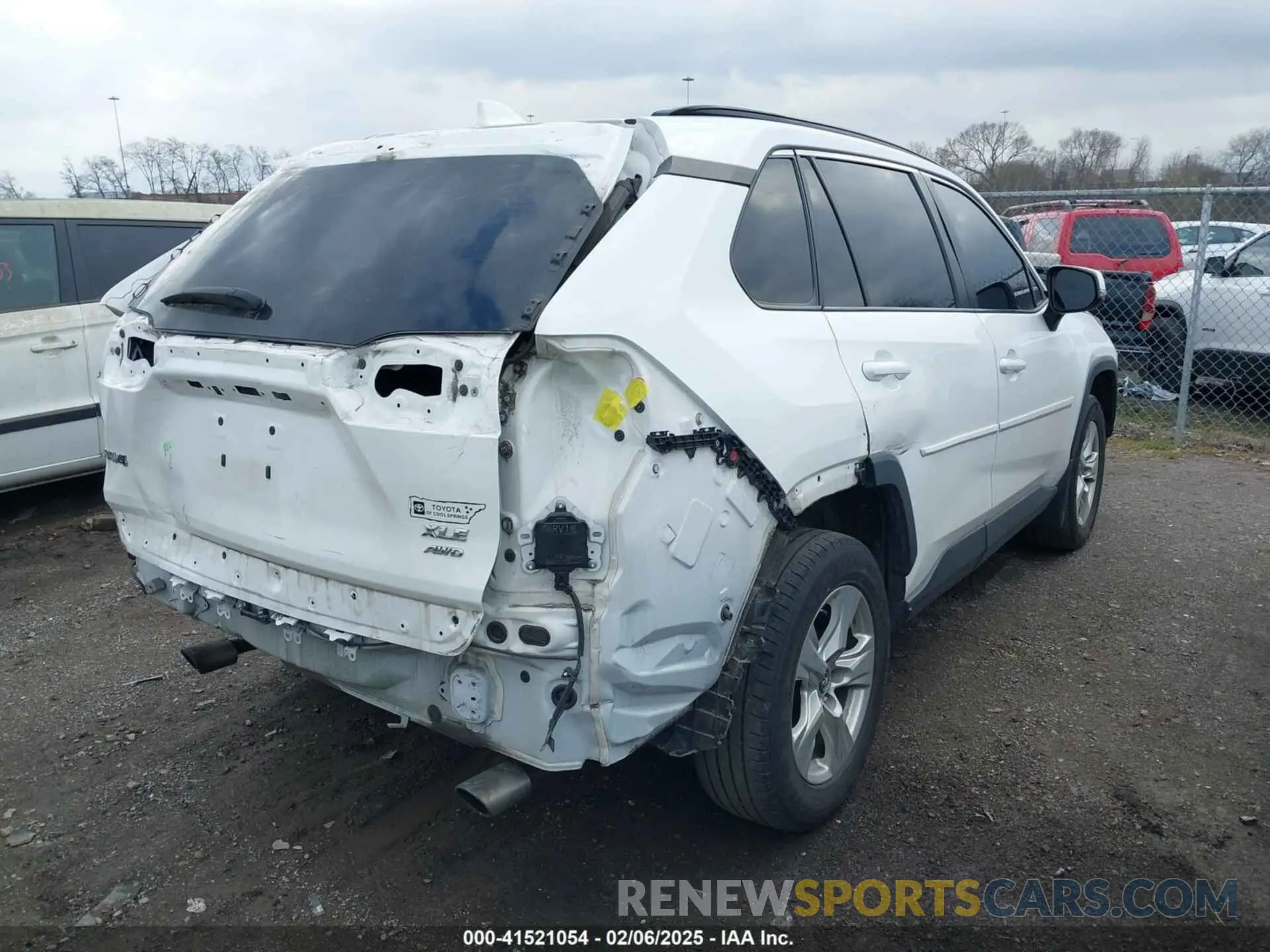 4 fotografías del automóvil dañado 2T3P1RFV1KW079440 TOYOTA RAV4 2019