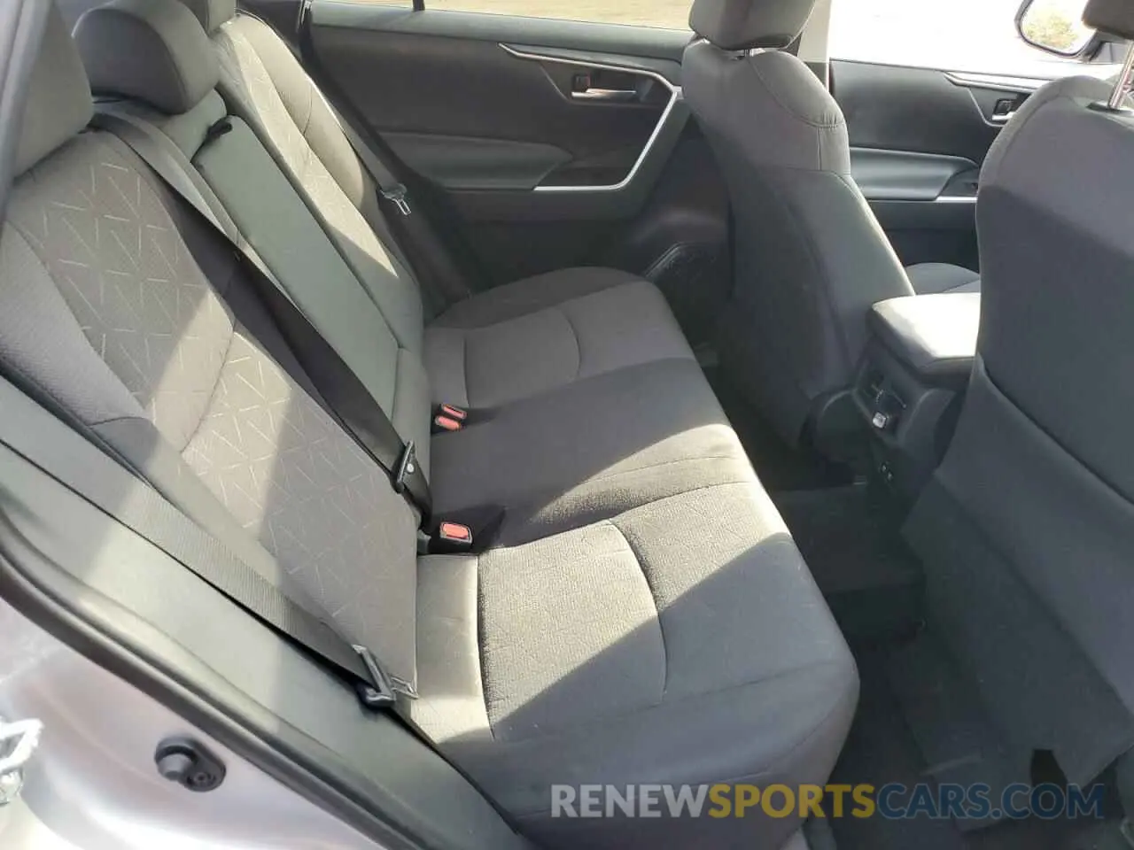11 fotografías del automóvil dañado 2T3P1RFV2KC003601 TOYOTA RAV4 2019