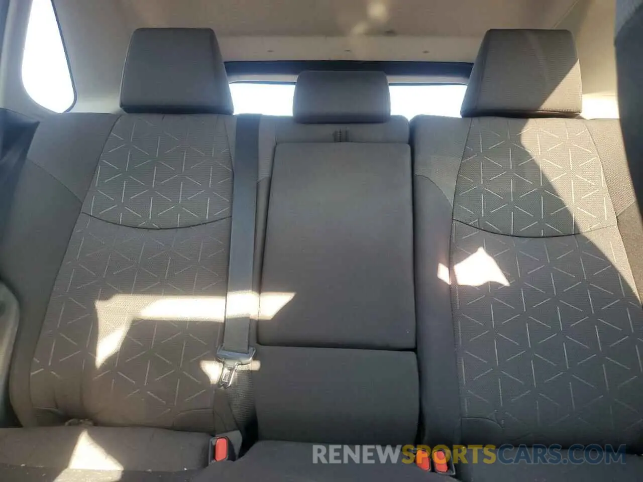 10 fotografías del automóvil dañado 2T3P1RFV2KC030748 TOYOTA RAV4 2019
