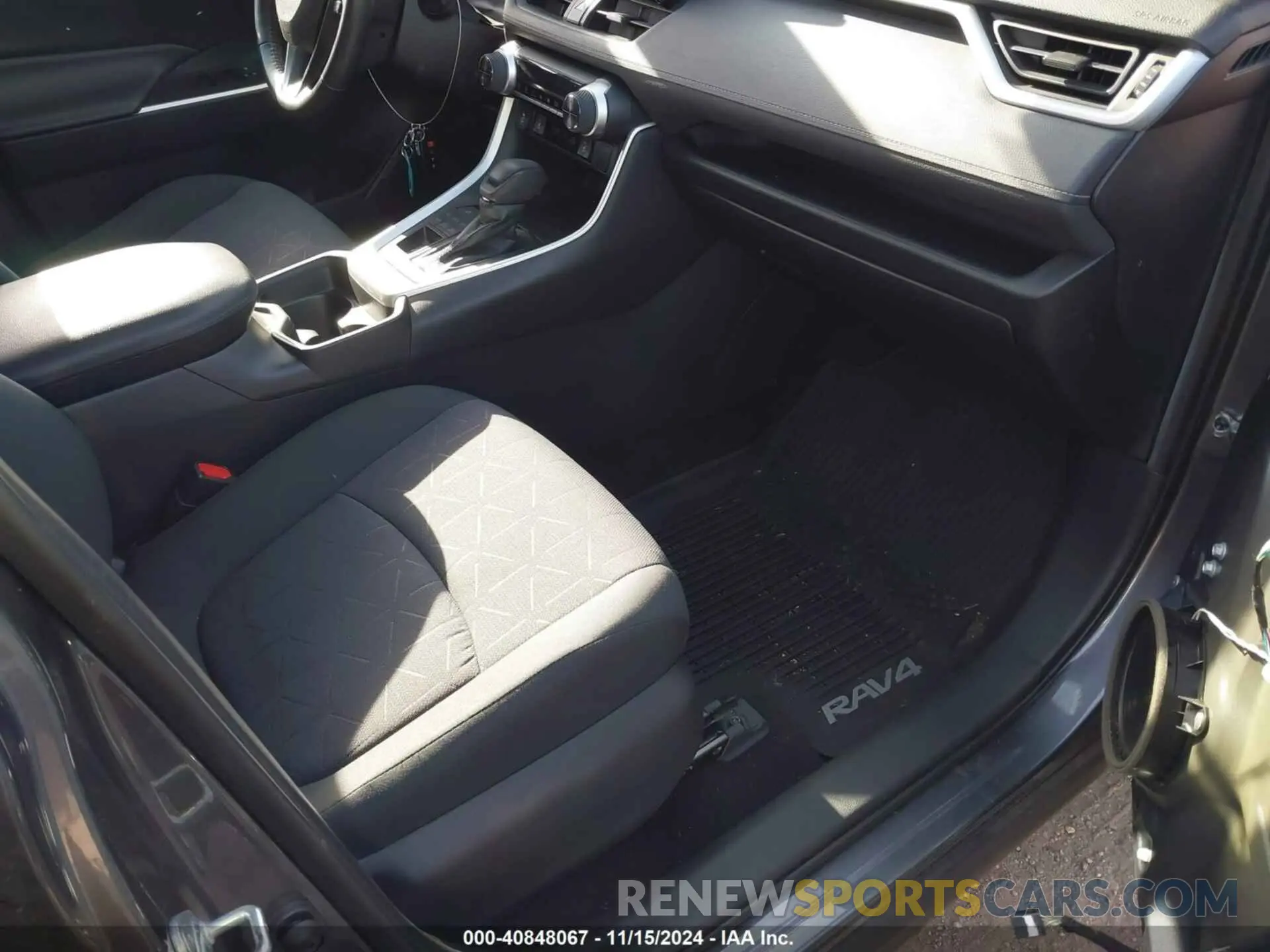 5 fotografías del automóvil dañado 2T3P1RFV2KC036484 TOYOTA RAV4 2019