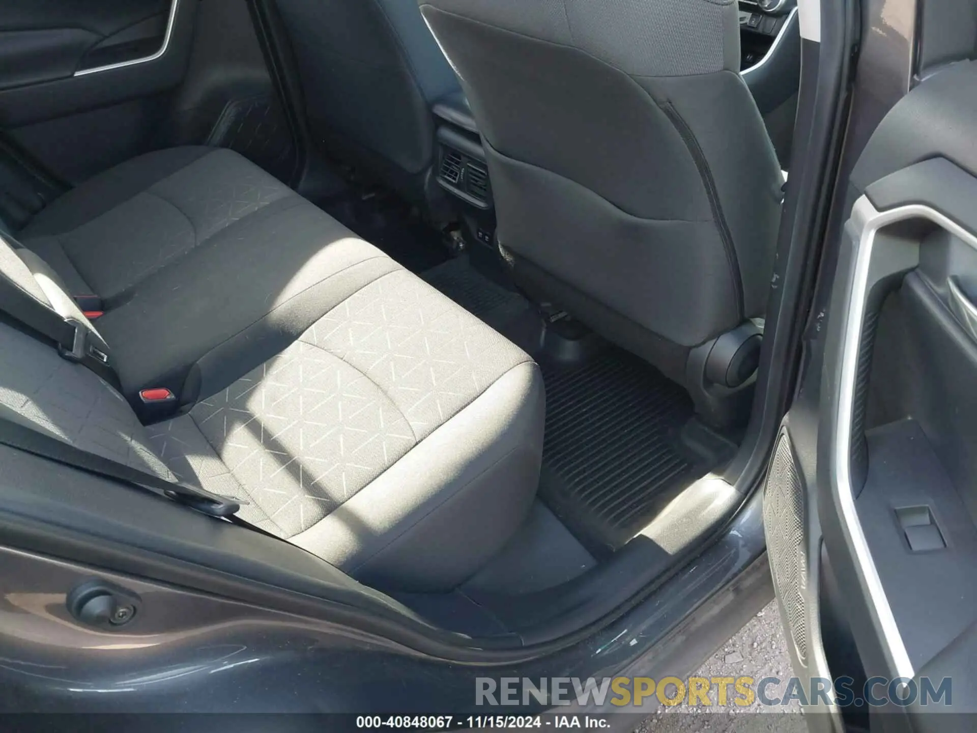 8 fotografías del automóvil dañado 2T3P1RFV2KC036484 TOYOTA RAV4 2019