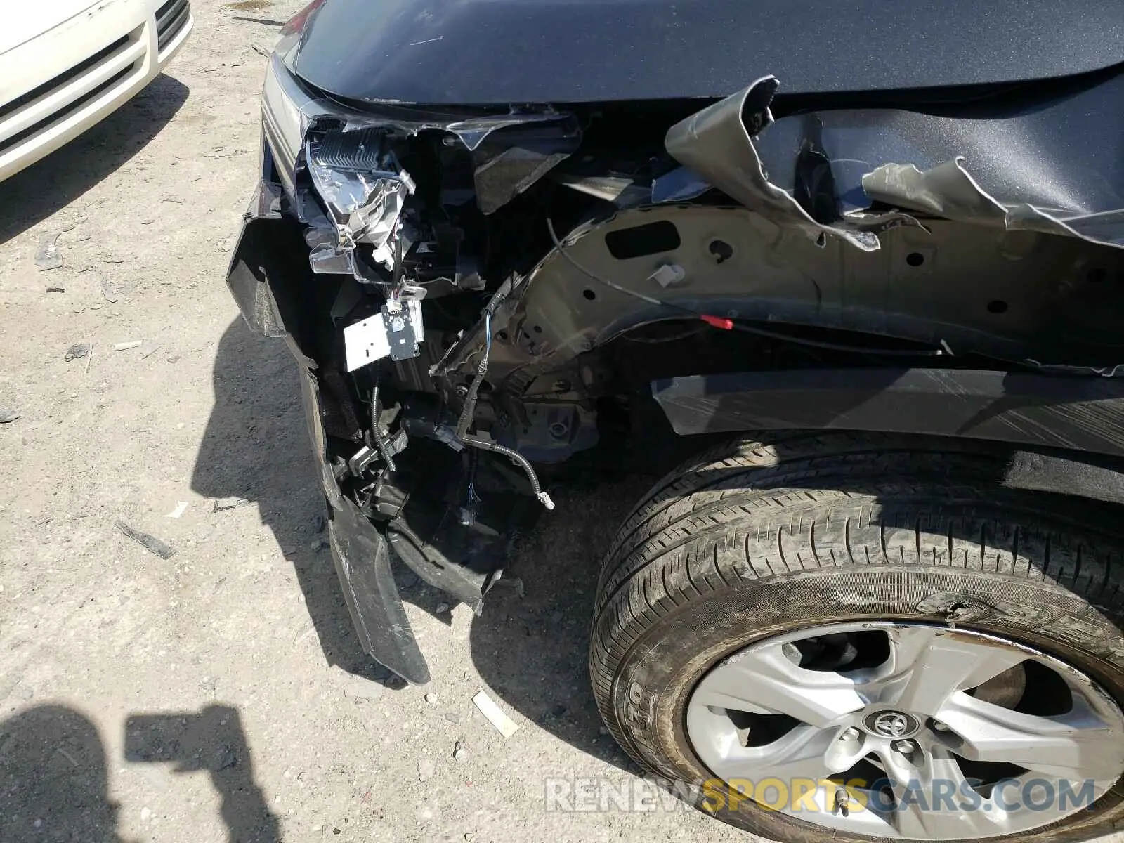 9 fotografías del automóvil dañado 2T3P1RFV3KW031857 TOYOTA RAV4 2019