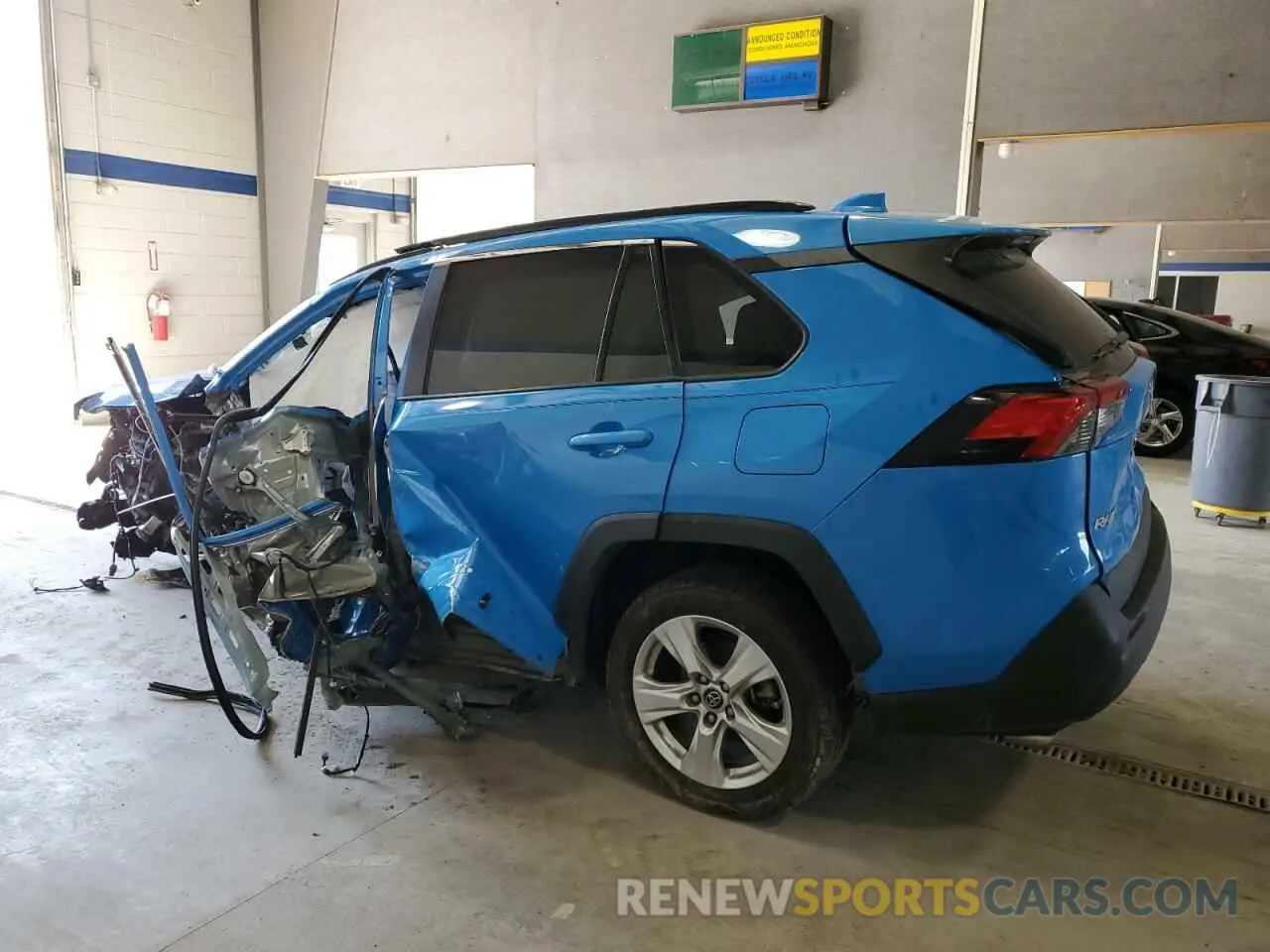 2 fotografías del automóvil dañado 2T3P1RFV5KC009781 TOYOTA RAV4 2019