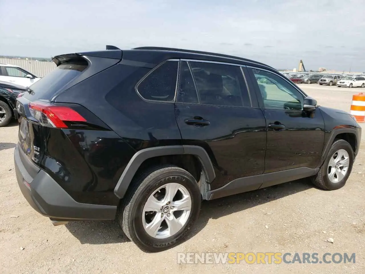 3 fotografías del automóvil dañado 2T3P1RFV5KC014463 TOYOTA RAV4 2019