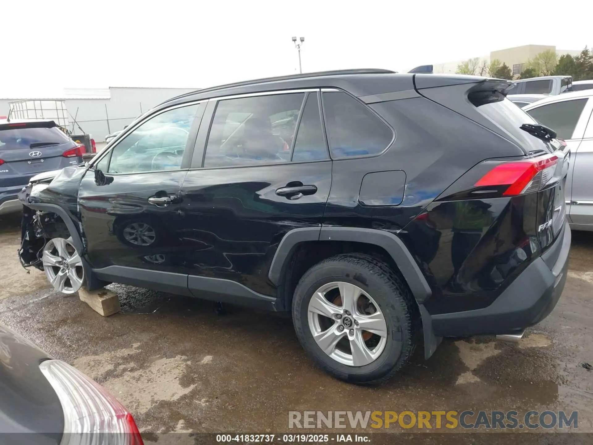14 fotografías del automóvil dañado 2T3P1RFV5KW043623 TOYOTA RAV4 2019