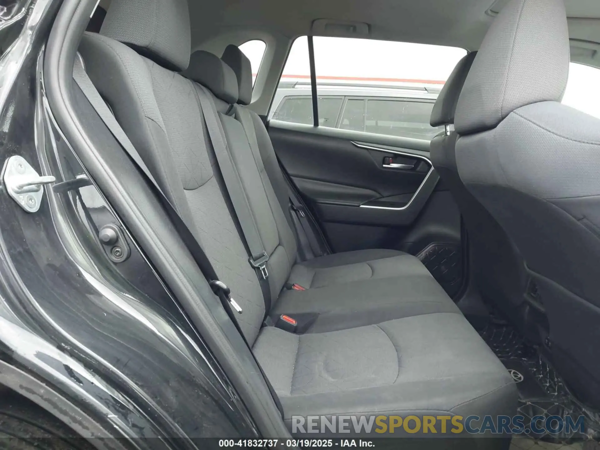 8 fotografías del automóvil dañado 2T3P1RFV5KW043623 TOYOTA RAV4 2019