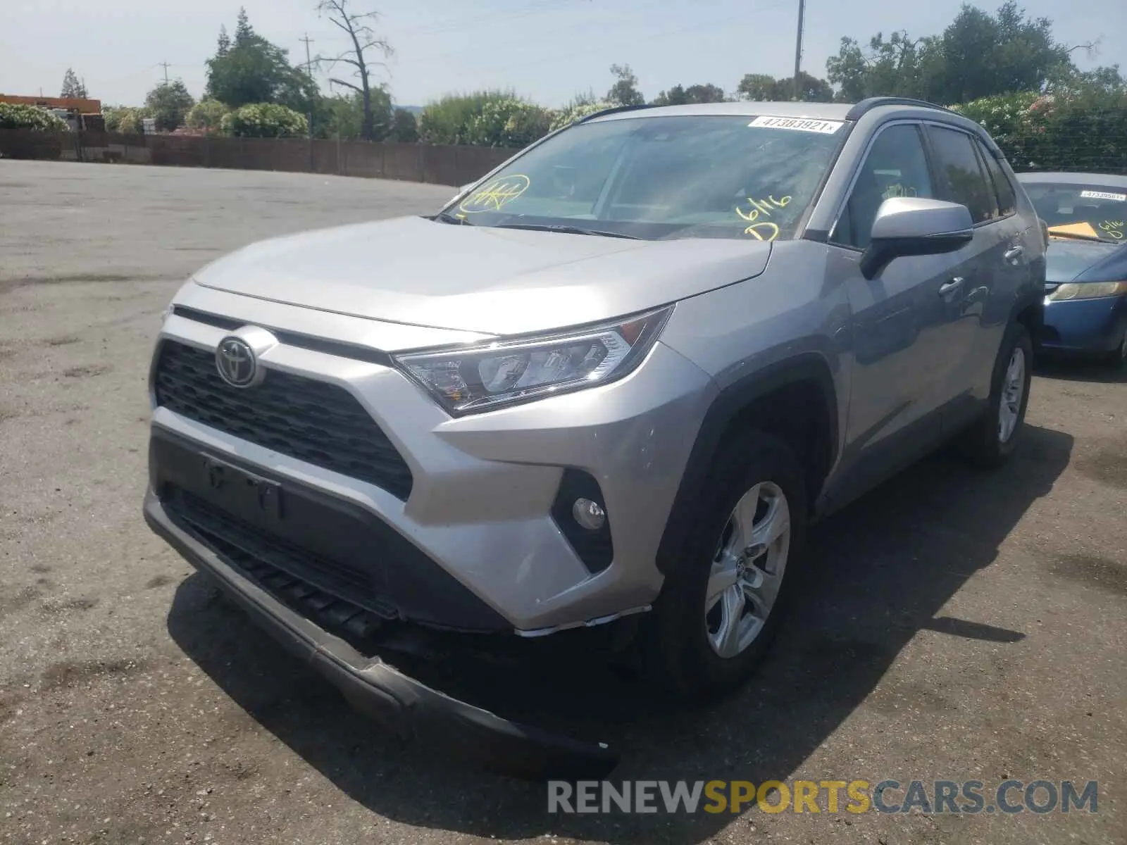2 fotografías del automóvil dañado 2T3P1RFV6KC043180 TOYOTA RAV4 2019