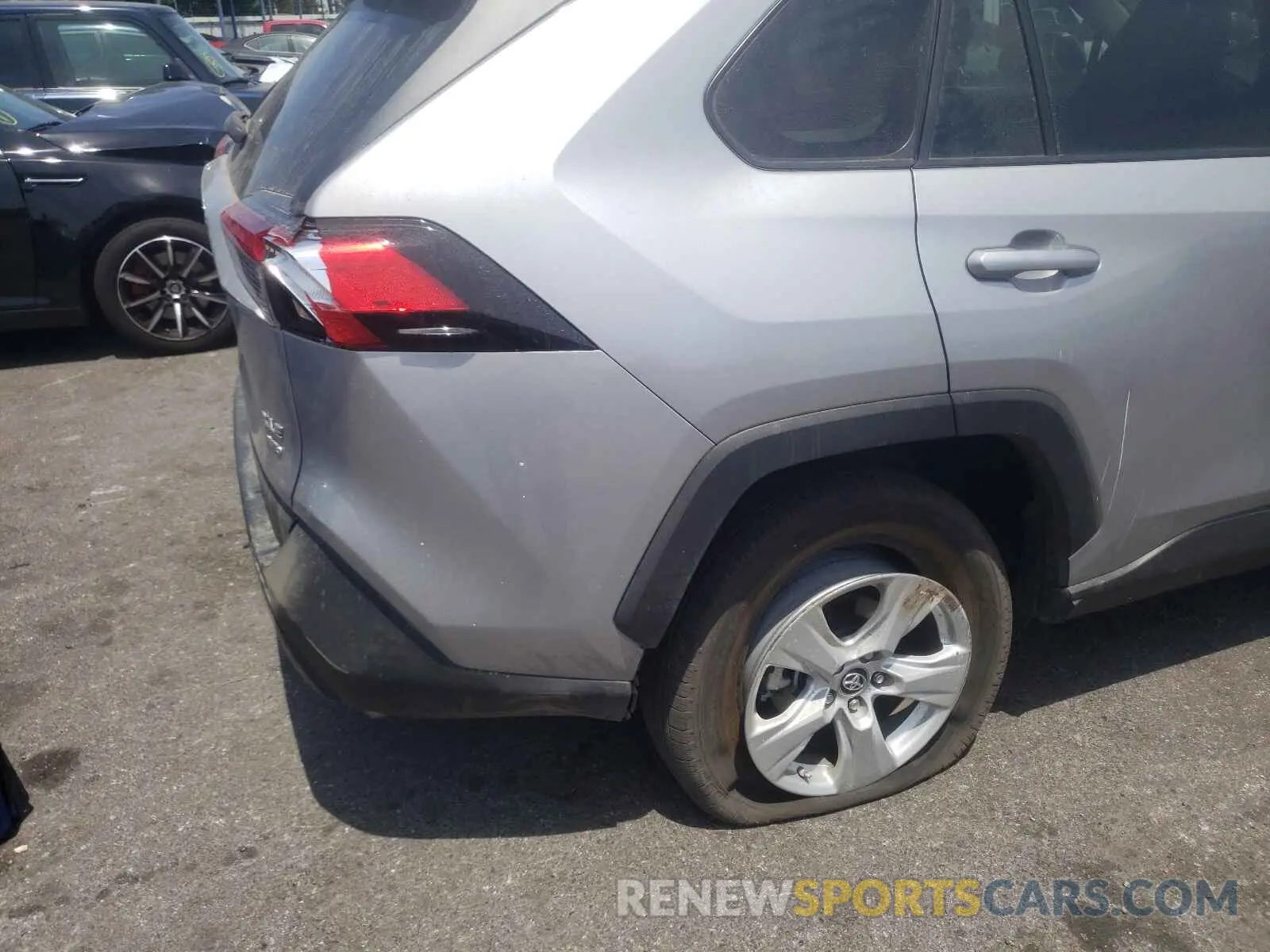 9 fotografías del automóvil dañado 2T3P1RFV6KC043180 TOYOTA RAV4 2019