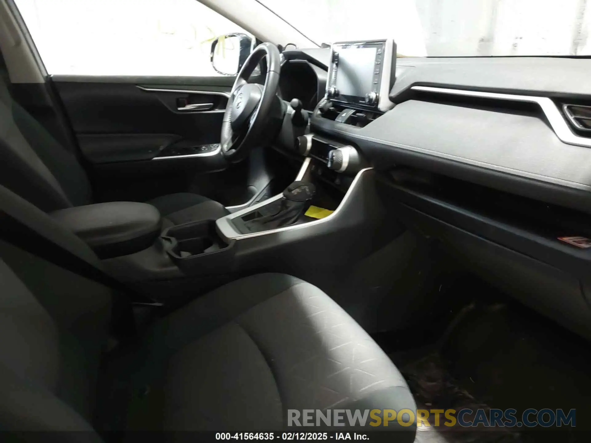 5 fotografías del automóvil dañado 2T3P1RFV8KC022086 TOYOTA RAV4 2019