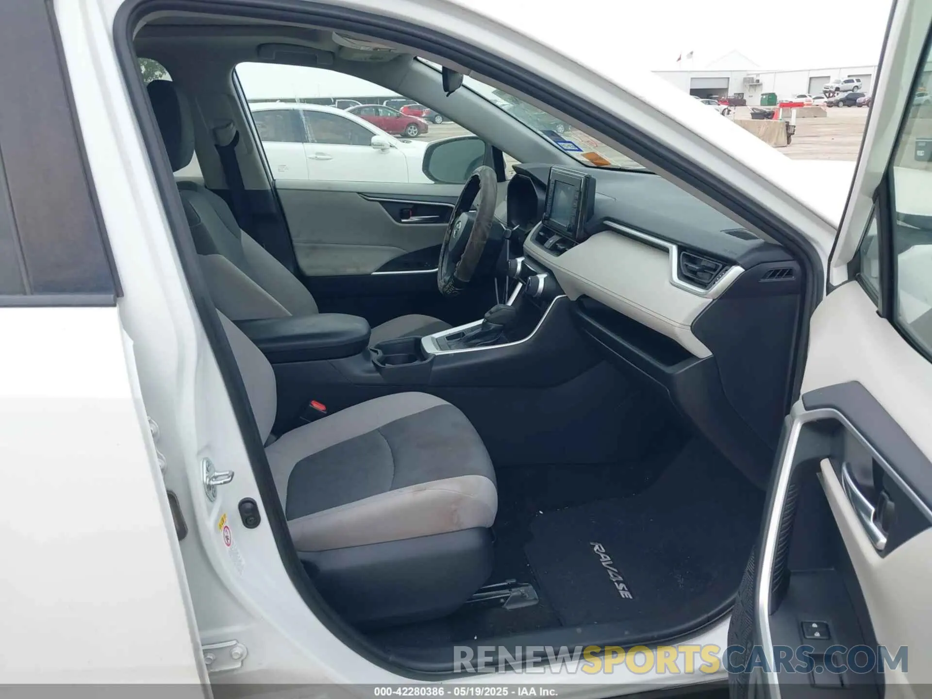 5 fotografías del automóvil dañado 2T3P1RFV8KW040053 TOYOTA RAV4 2019