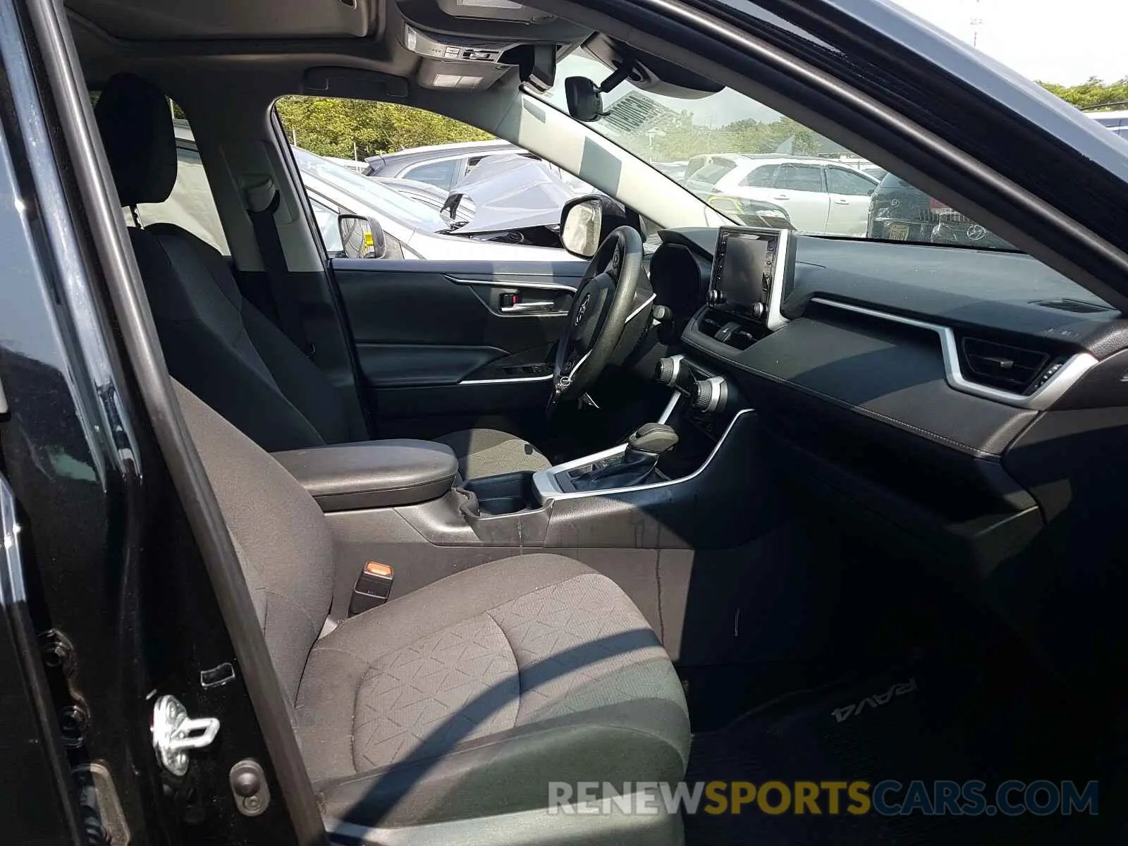 5 fotografías del automóvil dañado 2T3P1RFVXKC004222 TOYOTA RAV4 2019