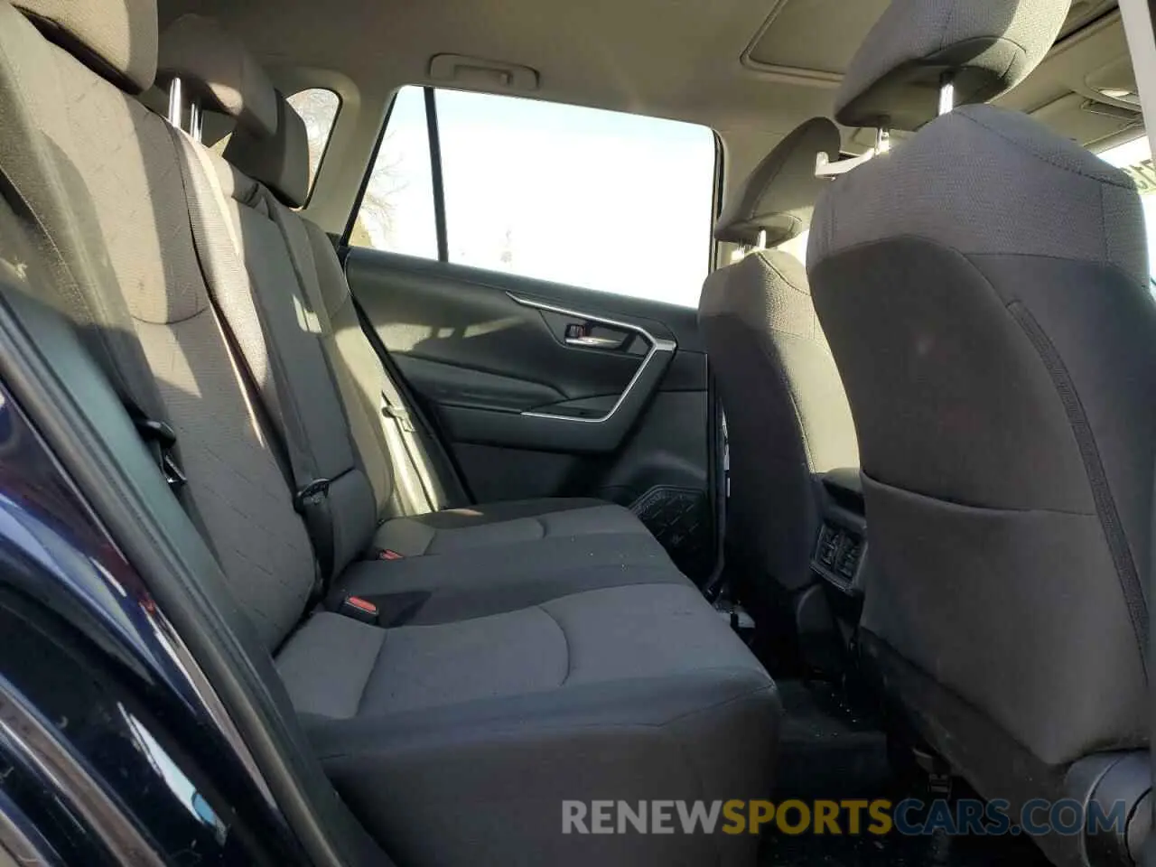 11 fotografías del automóvil dañado 2T3R1RFV0KW068860 TOYOTA RAV4 2019