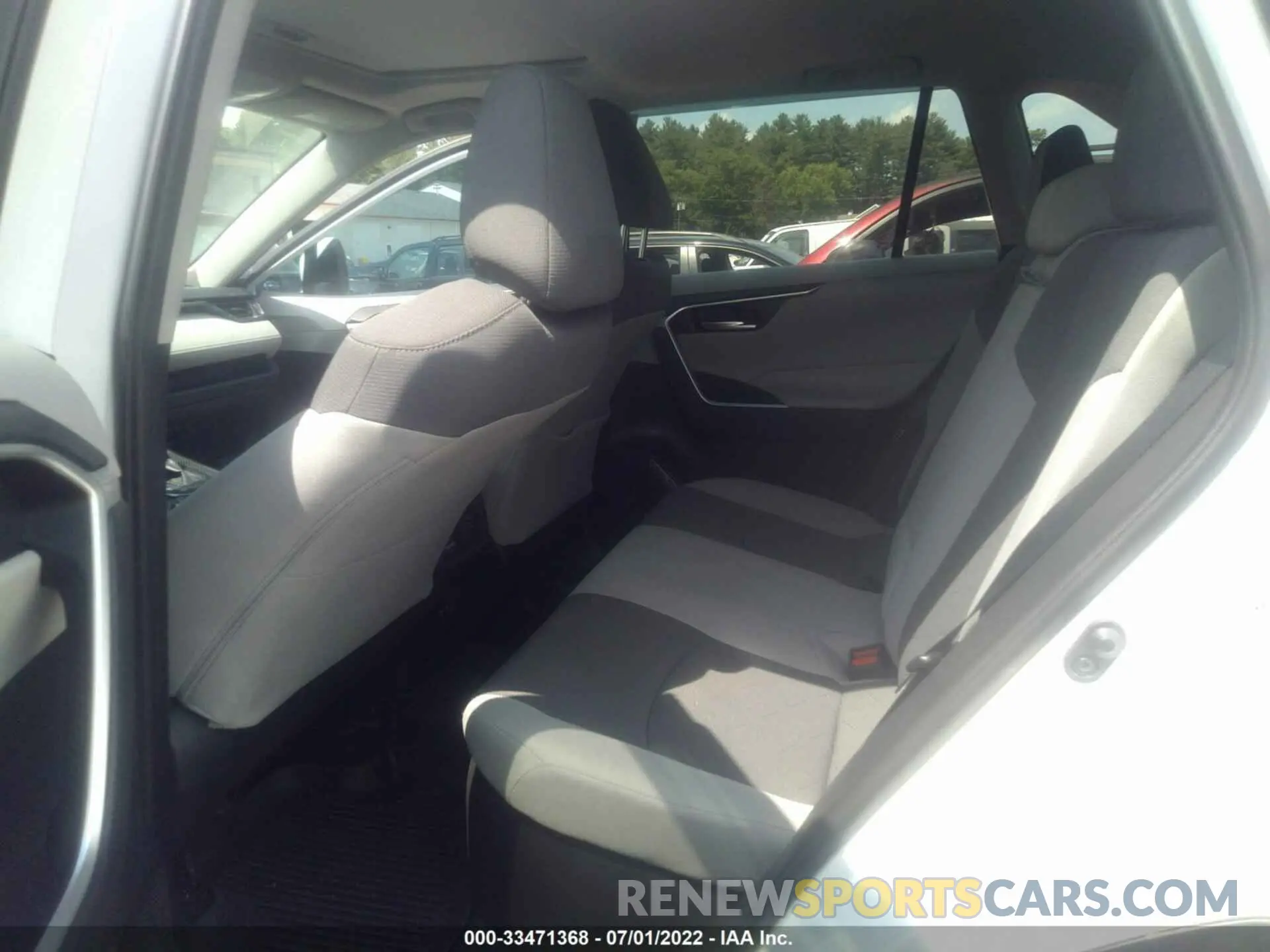 8 fotografías del automóvil dañado 2T3RWRFV0KW002603 TOYOTA RAV4 2019