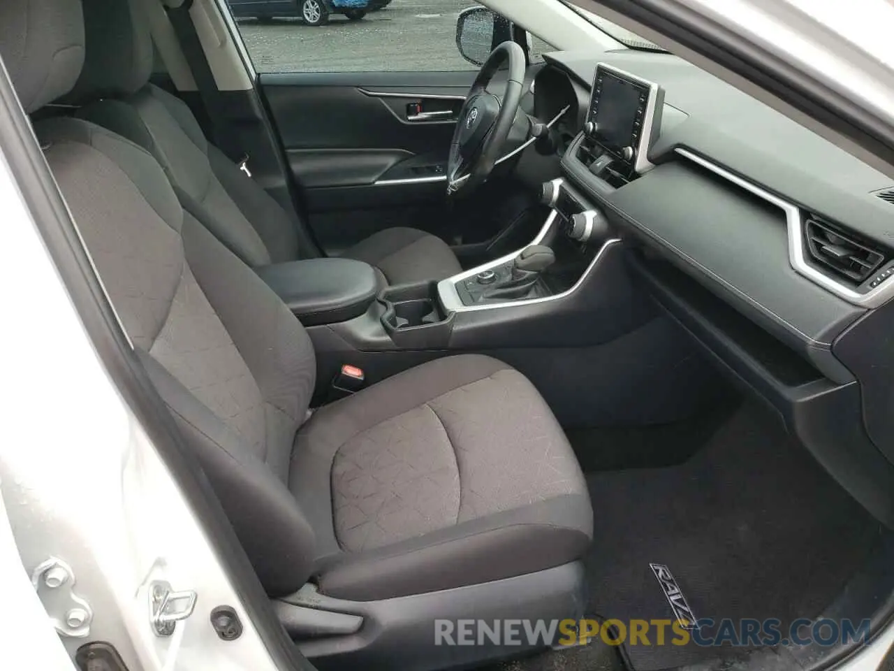 5 fotografías del automóvil dañado 2T3RWRFV0KW008854 TOYOTA RAV4 2019