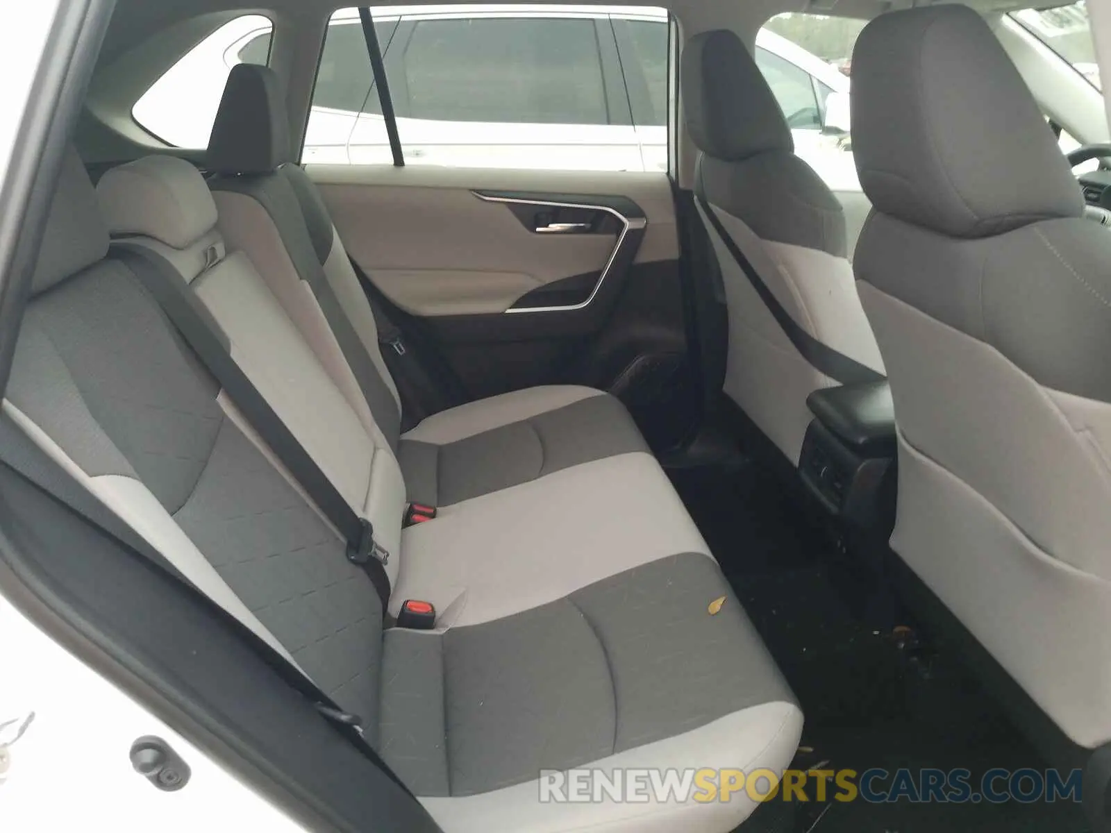 6 fotografías del automóvil dañado 2T3RWRFV0KW025220 TOYOTA RAV4 2019