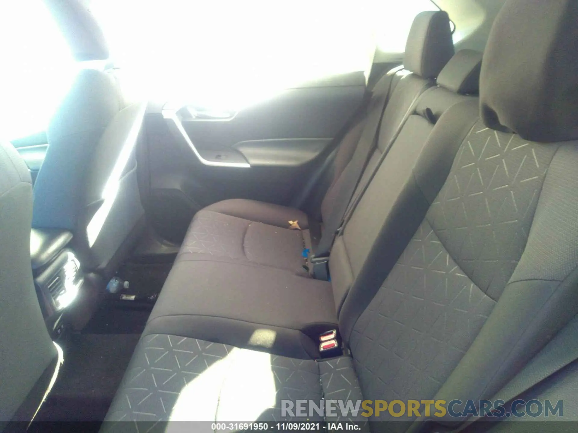 8 fotografías del automóvil dañado 2T3RWRFV7KW025490 TOYOTA RAV4 2019