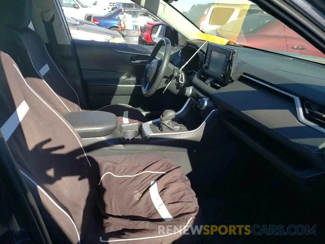 5 fotografías del automóvil dañado 2T3RWRFV9KW018329 TOYOTA RAV4 2019