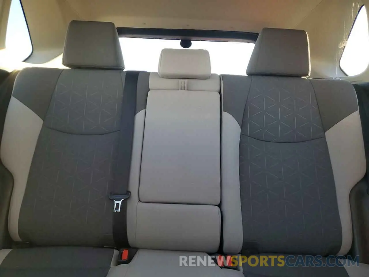 10 fotografías del automóvil dañado 2T3RWRFVXKW028898 TOYOTA RAV4 2019