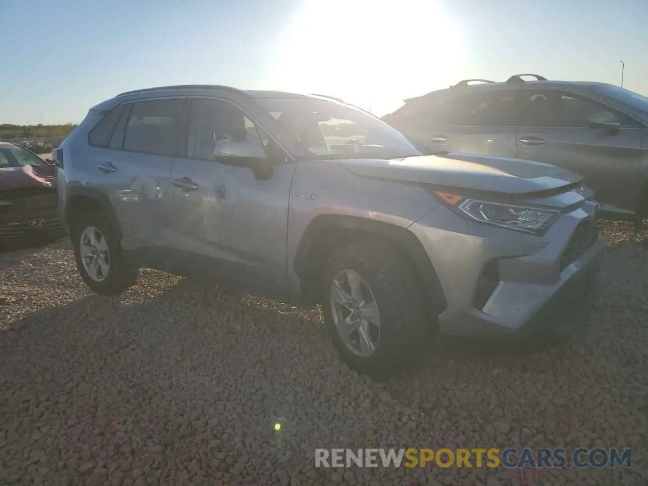 4 fotografías del automóvil dañado 2T3RWRFVXKW028898 TOYOTA RAV4 2019