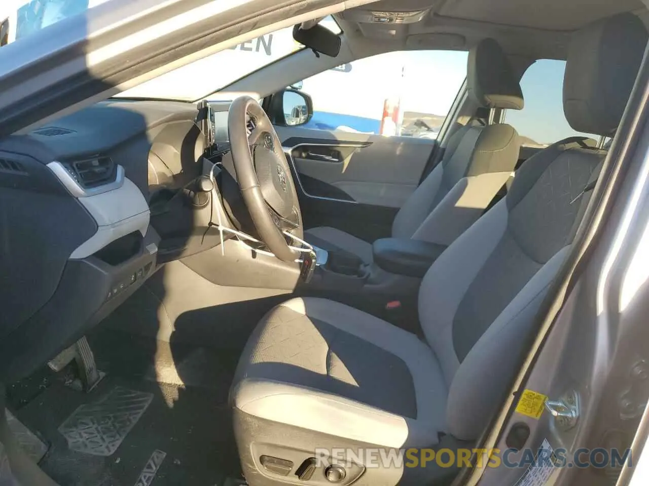 7 fotografías del automóvil dañado 2T3RWRFVXKW028898 TOYOTA RAV4 2019