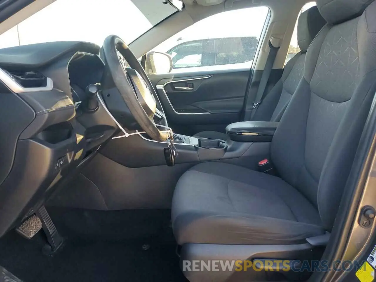 7 fotografías del automóvil dañado 2T3W1RFV0KC020585 TOYOTA RAV4 2019