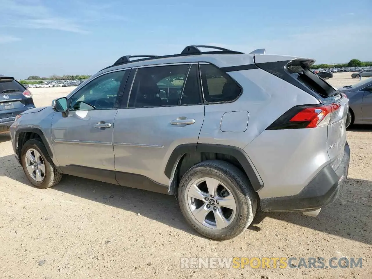 2 fotografías del automóvil dañado 2T3W1RFV2KC023276 TOYOTA RAV4 2019