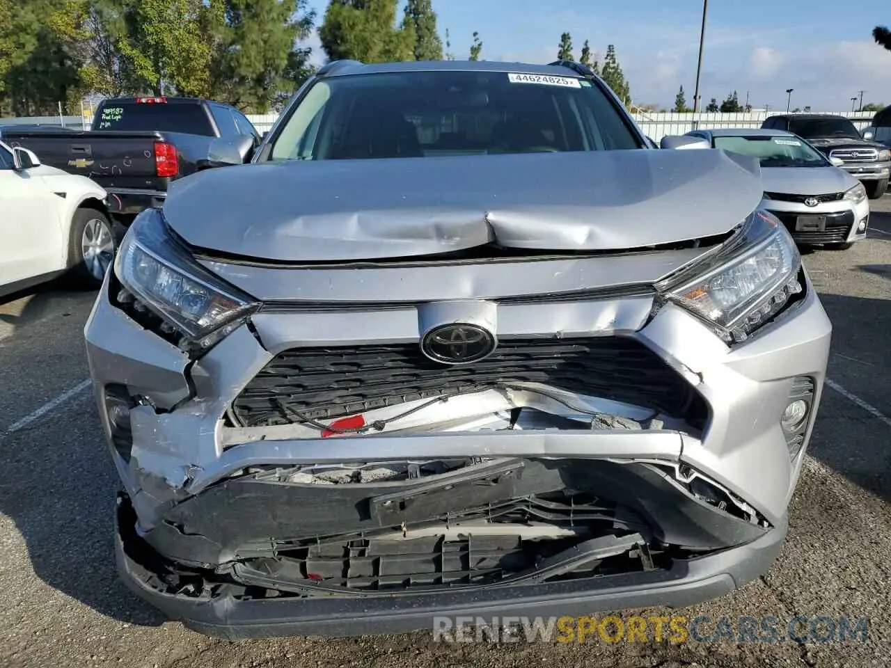 5 fotografías del automóvil dañado 2T3W1RFV2KC028963 TOYOTA RAV4 2019