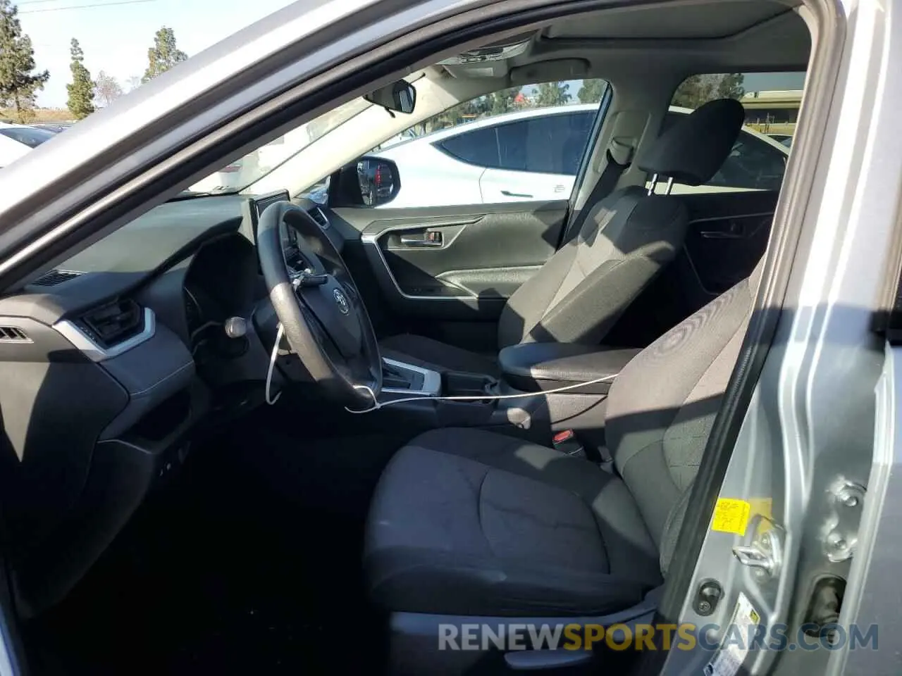 7 fotografías del automóvil dañado 2T3W1RFV2KC028963 TOYOTA RAV4 2019
