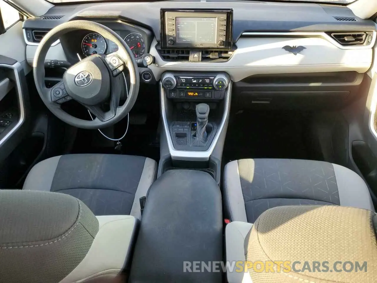 8 fotografías del automóvil dañado 2T3W1RFV2KW005911 TOYOTA RAV4 2019
