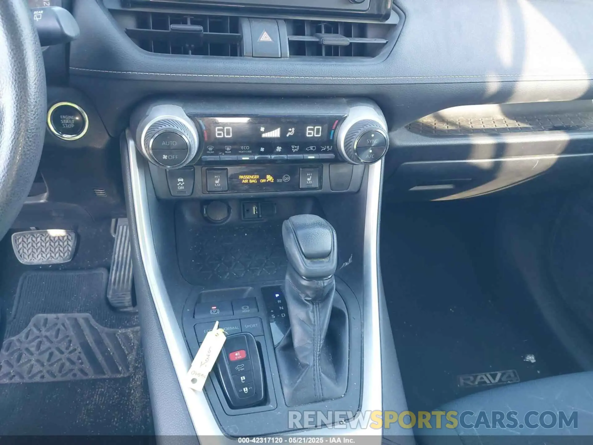 11 fotografías del automóvil dañado 2T3W1RFV3KC002016 TOYOTA RAV4 2019