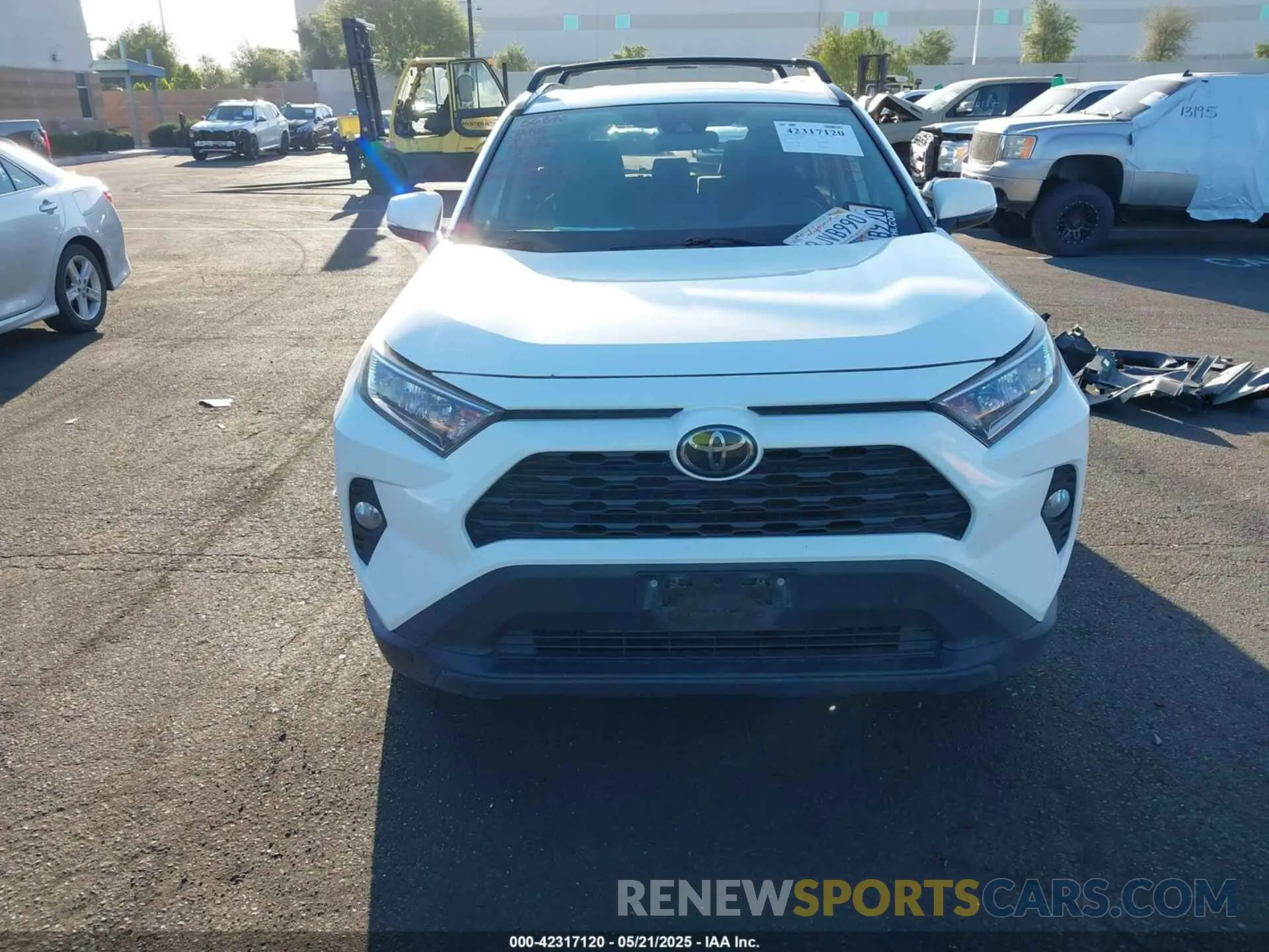 13 fotografías del automóvil dañado 2T3W1RFV3KC002016 TOYOTA RAV4 2019