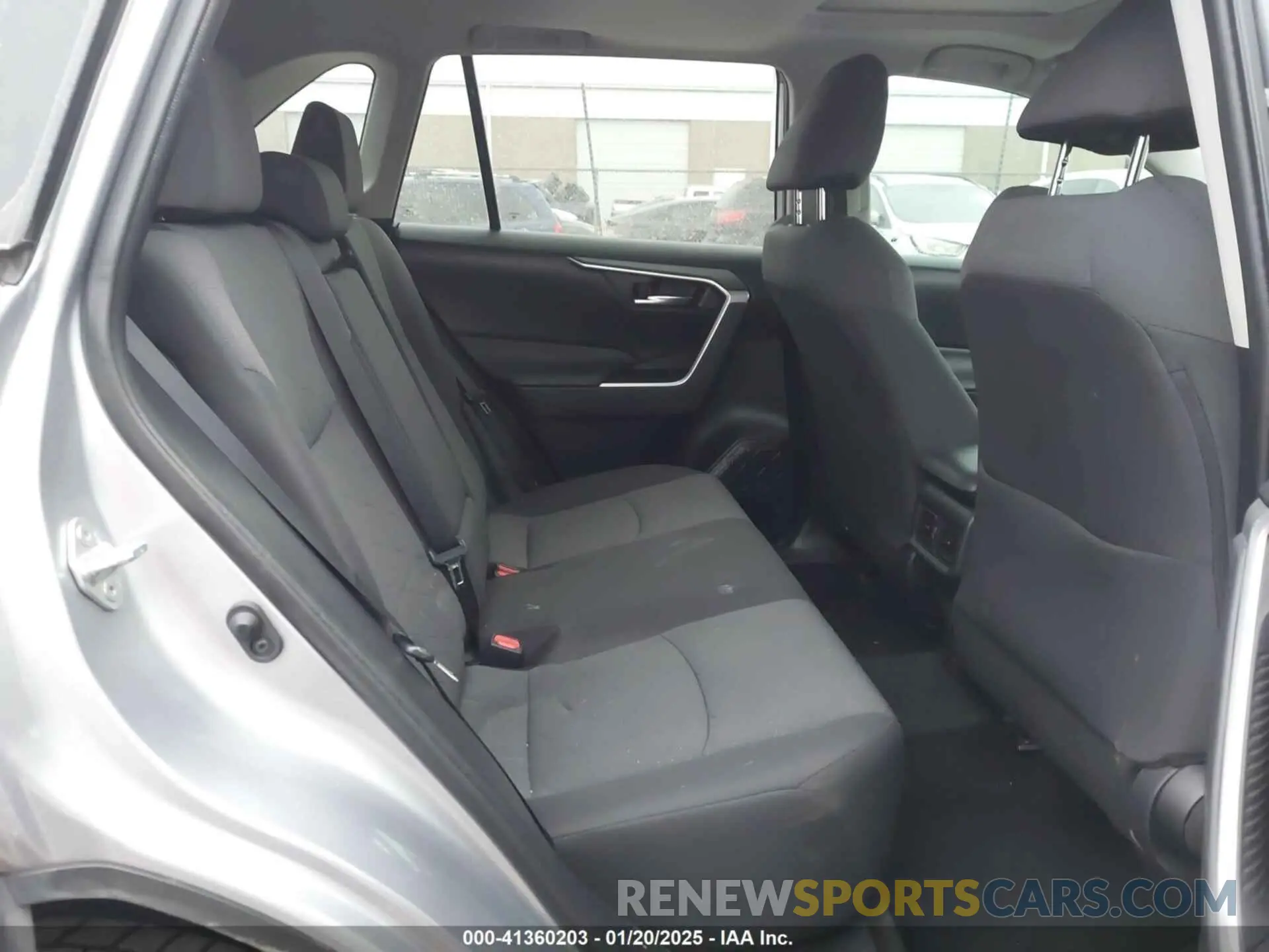 8 fotografías del automóvil dañado 2T3W1RFV3KC032794 TOYOTA RAV4 2019
