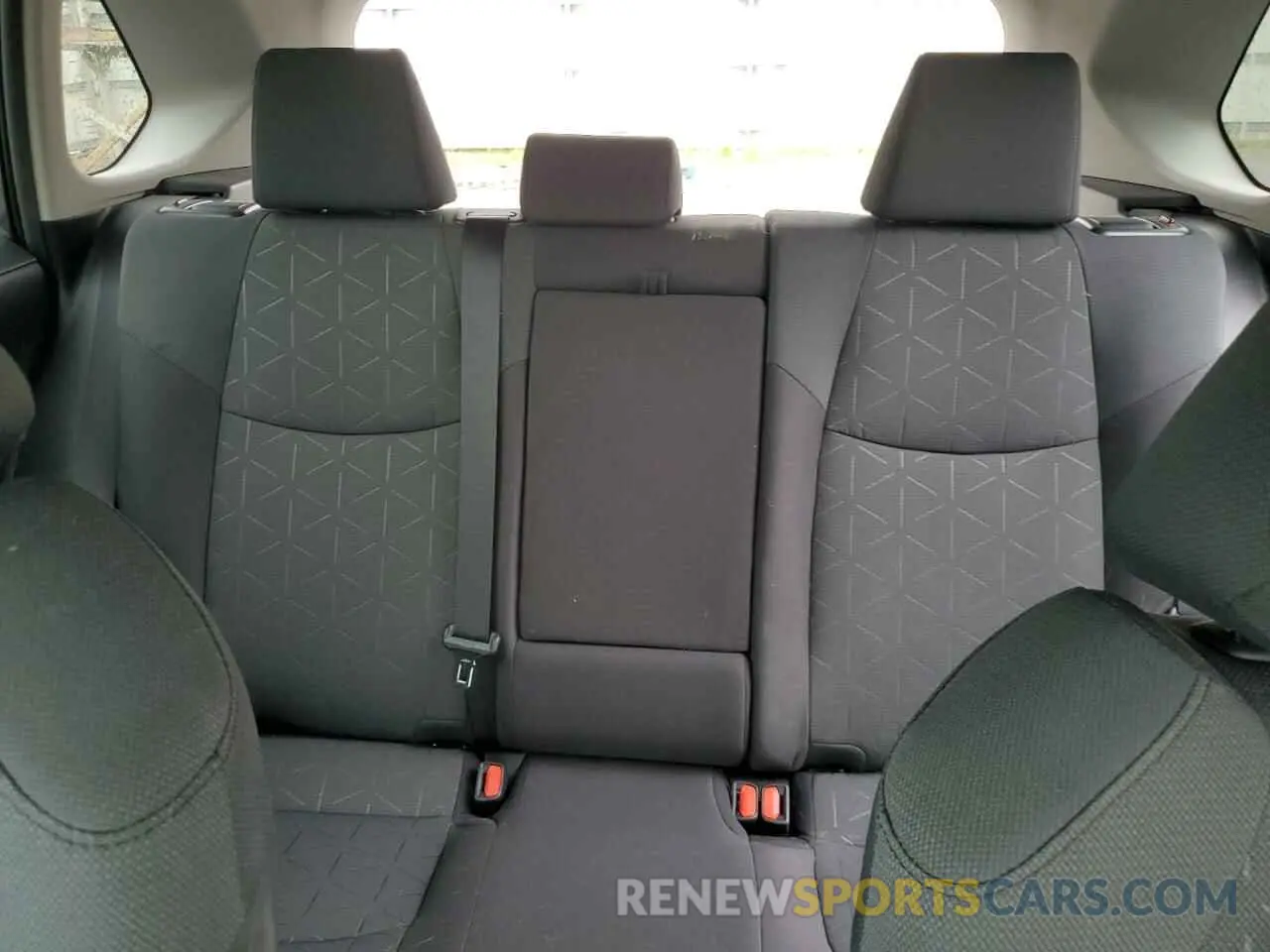 10 fotografías del automóvil dañado 2T3W1RFV3KW002676 TOYOTA RAV4 2019