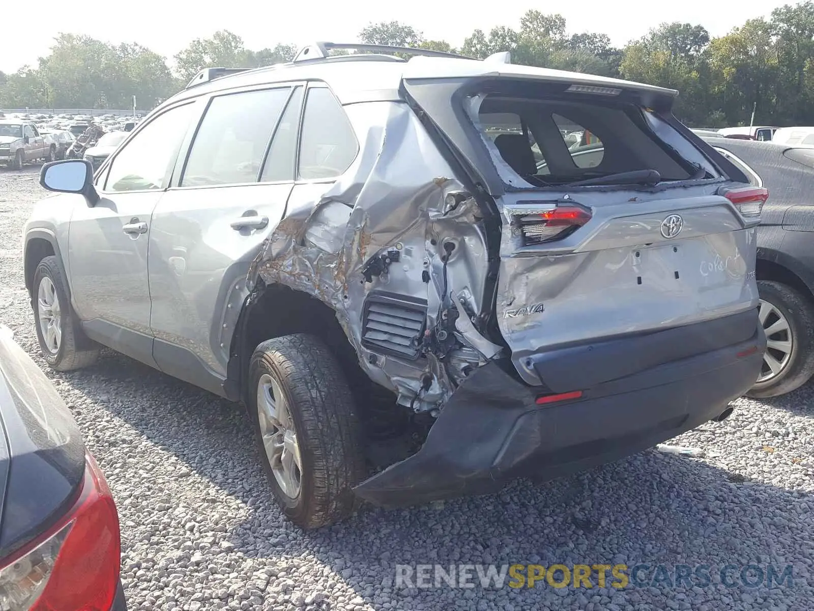 3 fotografías del automóvil dañado 2T3W1RFV4KW004081 TOYOTA RAV4 2019
