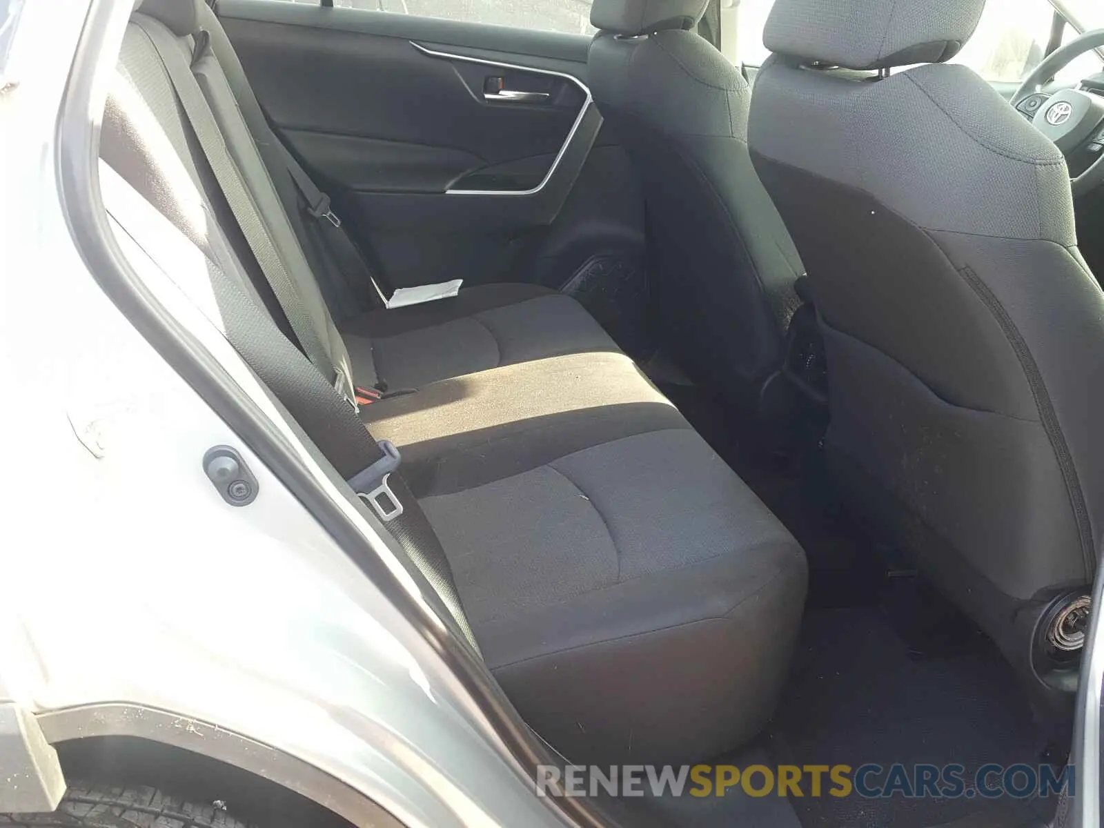 6 fotografías del automóvil dañado 2T3W1RFV4KW004081 TOYOTA RAV4 2019