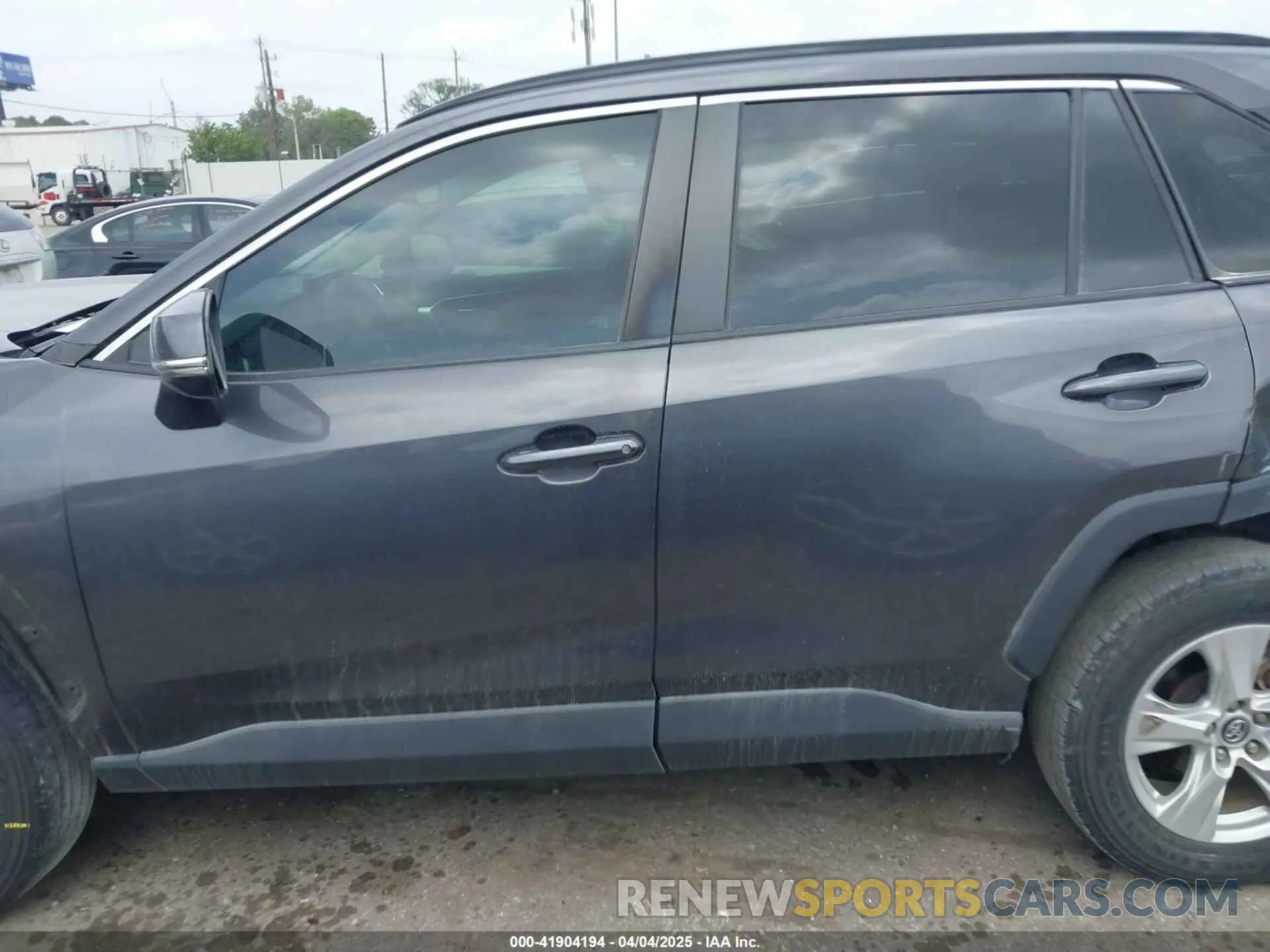 15 fotografías del automóvil dañado 2T3W1RFV4KW009927 TOYOTA RAV4 2019
