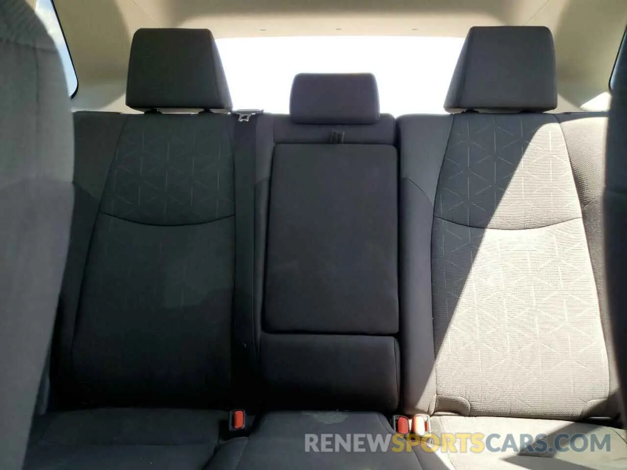 10 fotografías del automóvil dañado 2T3W1RFV4KW014769 TOYOTA RAV4 2019